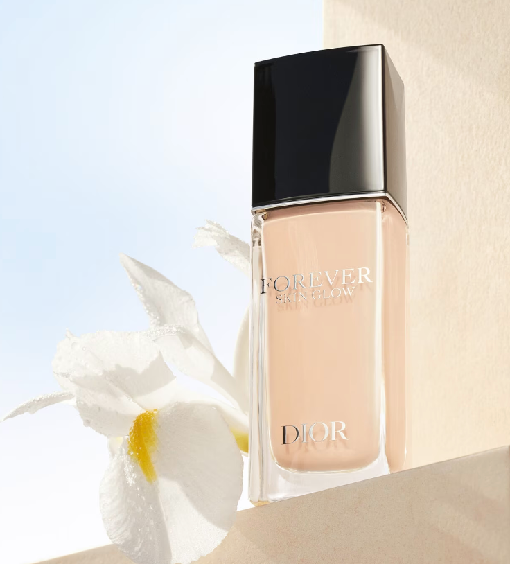 DIOR 24H WEAR Radiant Foundation Perfection & Hydration Concentrated Floral Skincare